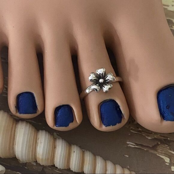 Sterling Silver Flower Toe Ring Oxidized - Picture 2 of 4